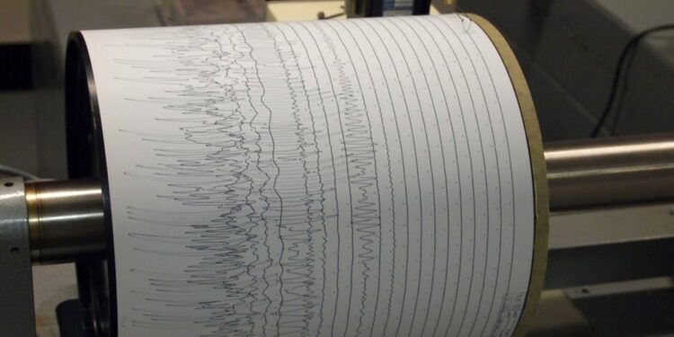 Altra scossa di terremoto durante la notte: Napoli trema ancora