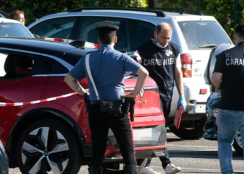 Bambina morta in auto, indagato il papà: “Pensavo era al nido”