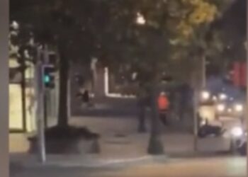 Bruxelles, apre il fuoco  in centro gridando “Allah akbar”. Rafforzati i controlli alla frontiera francese