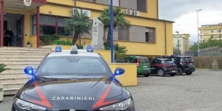 Vuole fare denuncia ma i Carabinieri lo arrestano
