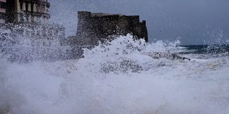 Maltempo sulla città di Napoli,  disagi e allagamenti