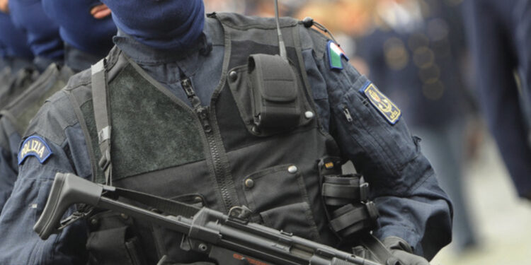 Il nucleo NOCS arresta l’anarchico Luca Dolce, era latitante dal 2021