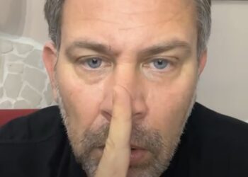 Nessuno tocchi Ippocrate segnalazione shock, “ Petrella: i vaccini causano  cancro e diabete”