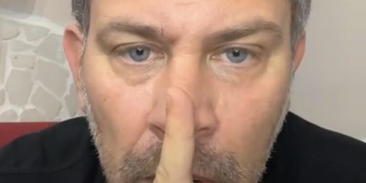 Nessuno tocchi Ippocrate segnalazione shock, “ Petrella: i vaccini causano cancro e diabete”