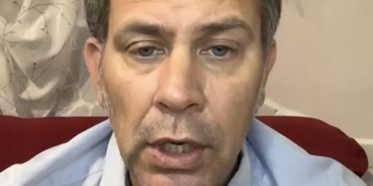 Nessuno Tocchi Ippocrate la denuncia;  Ambulanza multata per eccesso di velocità, aveva soccorso la donna bruciata viva dal vicino