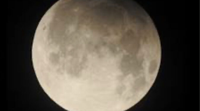 Eclissi parziale di Luna  sabato 28 ottobre