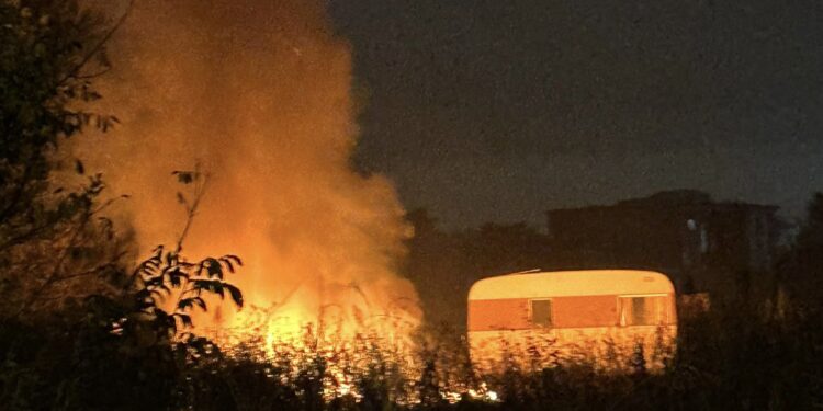 Spaventoso incendio divampato sulla A1