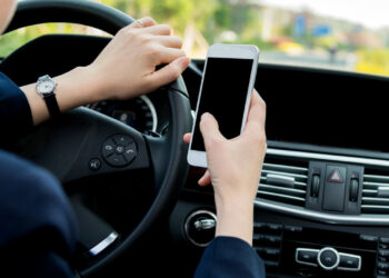 Sulla Salerno-Reggio Calabria 1 automobilista su 10 fa video mentre guida