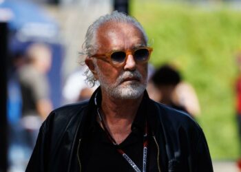 Derubato in pieno centro a Milano, Briatore: città pericolosa