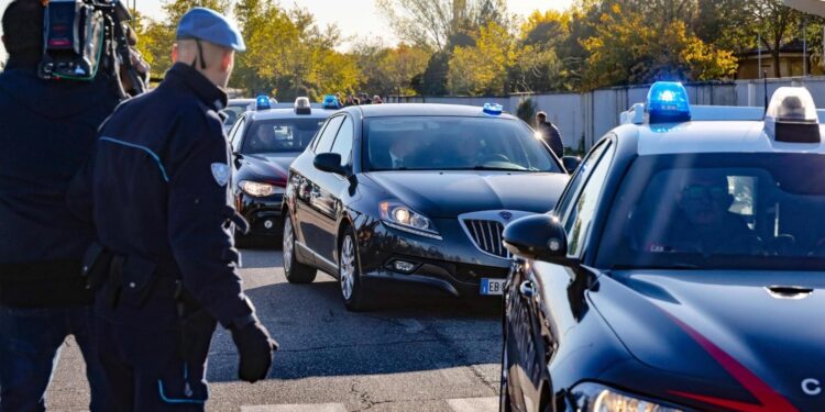 Interrogatorio Turetta, piange, ammette l’omicidio ma si avvale della facoltà di non rispondere