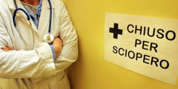 Sciopero dei medici contro taglio pensioni: ci sarà il 5 dicembre