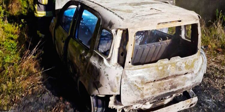 Vigili del fuoco in azione a Montoro (Av)