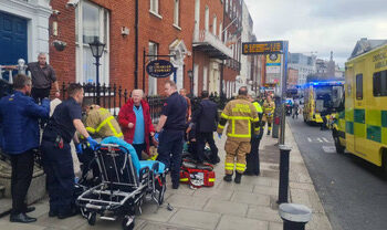 Follia a Dublino, accoltellati 3 bimbi e una maestra