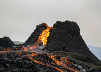 Paura per l’imminente eruzione del  vulcano Fagradalsfjall  in Islanda