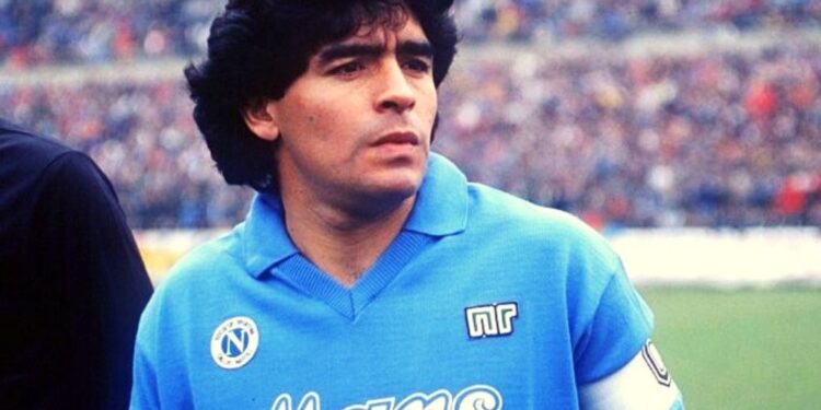 Domani 25 novembre, torciata in memoria di Maradona a 3 anni dalla scomparsa