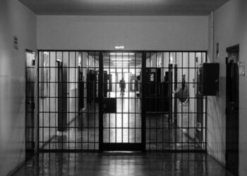 NAPOLI: POLIZIOTTI PENITENZIARI CONTRIBUSCONO AD ARRESTO FUORI DA POGGIOREALE