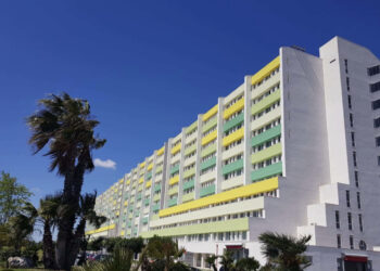 Policlinico Bari: timbravano il badge e tornavano a casa