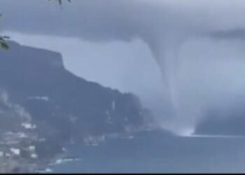 Tromba d’aria si abbatte su Amalfi