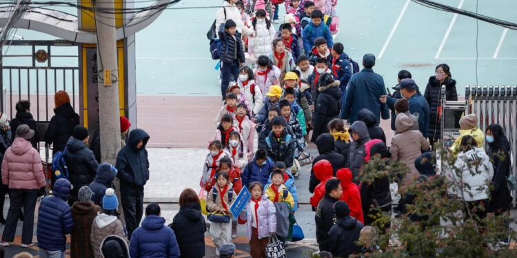 Allarme polmonite in Cina, focolai tra i bambini