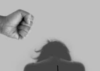 Avrebbe maltrattato la moglie anche dopo la separazione