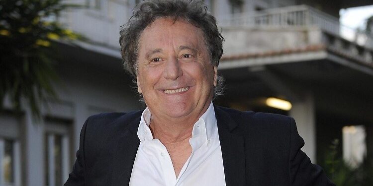 Il signor “Enzino” Iacchetti dona ambulanza alla Croce Rossa