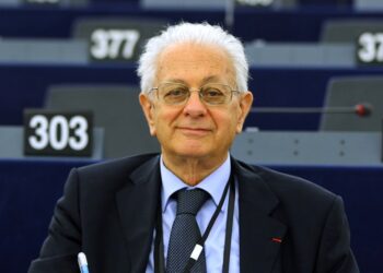 L’ultimo saluto all’ ex ministro Berlinguer, personalità appassionata e impegnata a favore del miglioramento della Scuola Pubblica