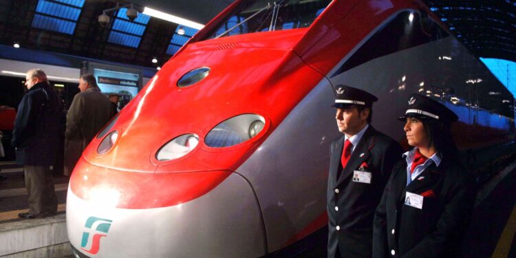 TikToker finto capotreno: invitava a non pagare biglietti