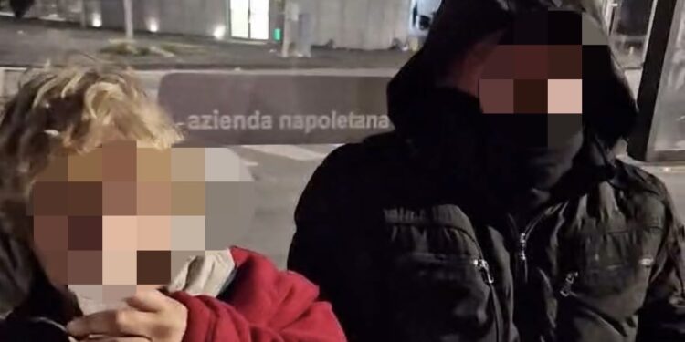 Vivono per strada perché a lei non piace la casa del compagno