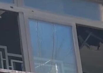 Crolla soffitto dell’aula magna al Liceo di Giugliano (Na), illesi studenti e personale