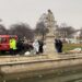 Passeggiano sulle rive del fiume e scorgono un cadavere galleggiante: scena raccapricciante a Padova