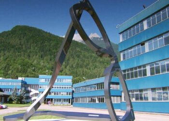 I dipendenti di Luxottica dicono sì alla settimana corta: pronti per i 20 venerdì all’anno a casa