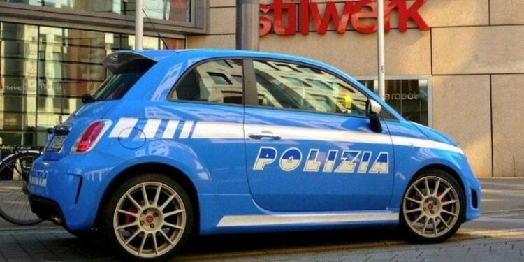Rubata a Bari 500 della Polizia: la rivendono, titolare concessionaria scoperto e arrestato