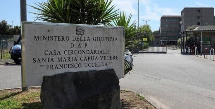 S. MARIA CAPUA VETERE, SEQUESTRATI OTTO TELEFONINI IN CARCERE. SAPPE CHIEDE DI SCHERMARE LE SEZIONI DETENTIVE PER IMPEDIRE USO TELEFONI CELLULARI E DRONI*