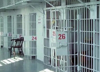 Carcere di Fuorni, Salerno: lite tra detenuti e la comandante della penitenziaria  viene presa a schiaffi