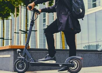 Torneranno i monopattini elettrici in affitto a Napoli; tutto pronto per gennaio 2024