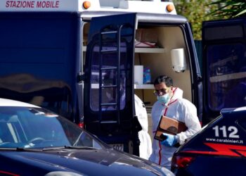 Trovata morta in un baule, indagata la figlia: “Non avevo i soldi per il funerale”