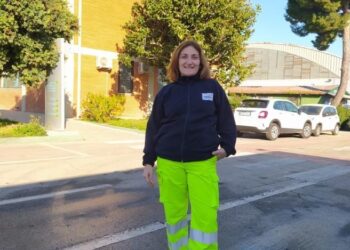 Assunta come netturbina con una laurea e un master intasca: “Felice, ora ho stabilità”
