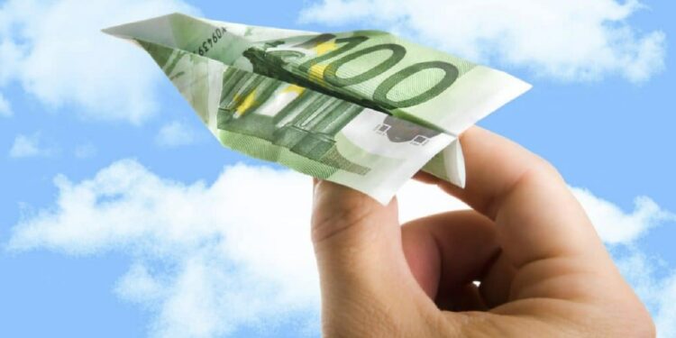 Caro-voli in vista del Natale: biglietti fino a 500 euro per le isole