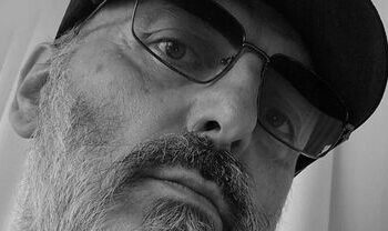 Gigi D’Agostino rassicura i fan riguardo la sua malattia: “Sto meglio”