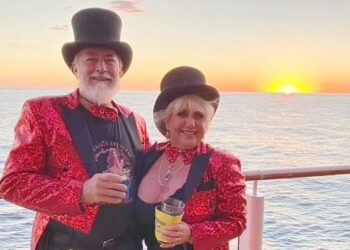 Vendono tutto per una vita in crociera: costi dimezzati rispetto alla vita sulla terraferma