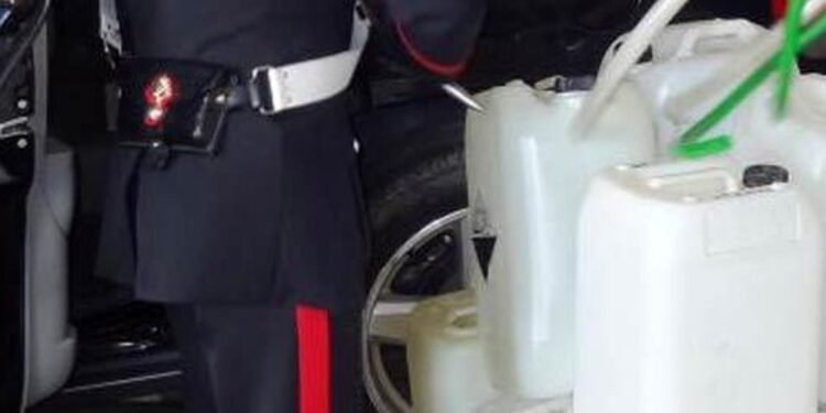 Nasconde nel cofano 350 litri di gasolio rubato in provincia di Avellino