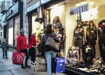 Al via la stagione dei saldi italiani, previsto giro d’affari da 8,4 miliardi