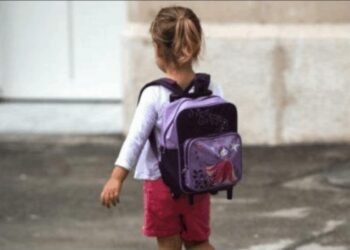 Bambina Ucraina di cinque anni cacciata di casa dai genitori. Interviene il giornalista Pino Grazioli