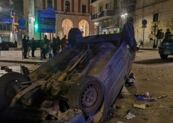 Auto distrutta dai vandali a Molfetta: era di un papà che accompagnava il figlio disabile alle visite mediche