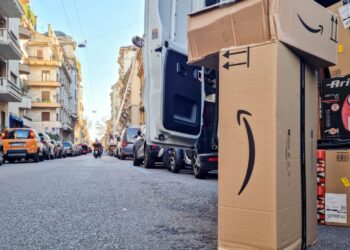 Troppe assenze al lavoro per curare la figlia malata: licenziato