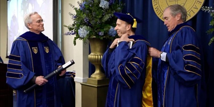 Prix Lumière alla Carriera per Roberto Benigni: «Vi regalo il mio cuore»