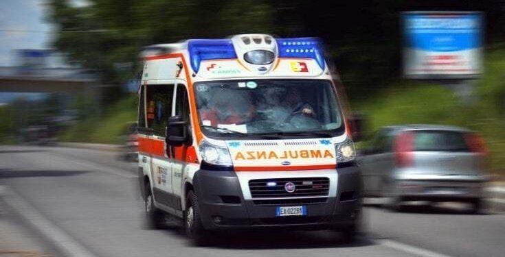 52enne folgorato da scarica elettrica mentre fa la doccia, dramma nel leccese
