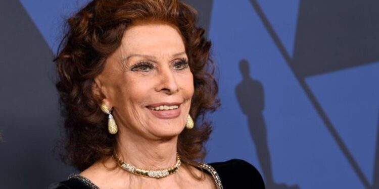 1934-2024, si avvicinano i 90 anni della splendida e iconica Sophia Loren