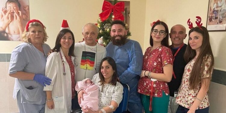 La prima bimba nata in Italia è a Capua (Caserta), benvenuta alla piccola Nicole