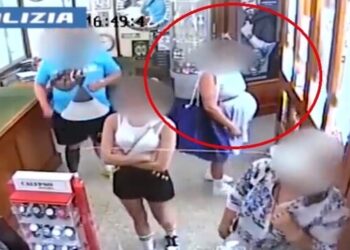 Con finto “pancione” in gioielleria, ruba merce per 40 mila euro
